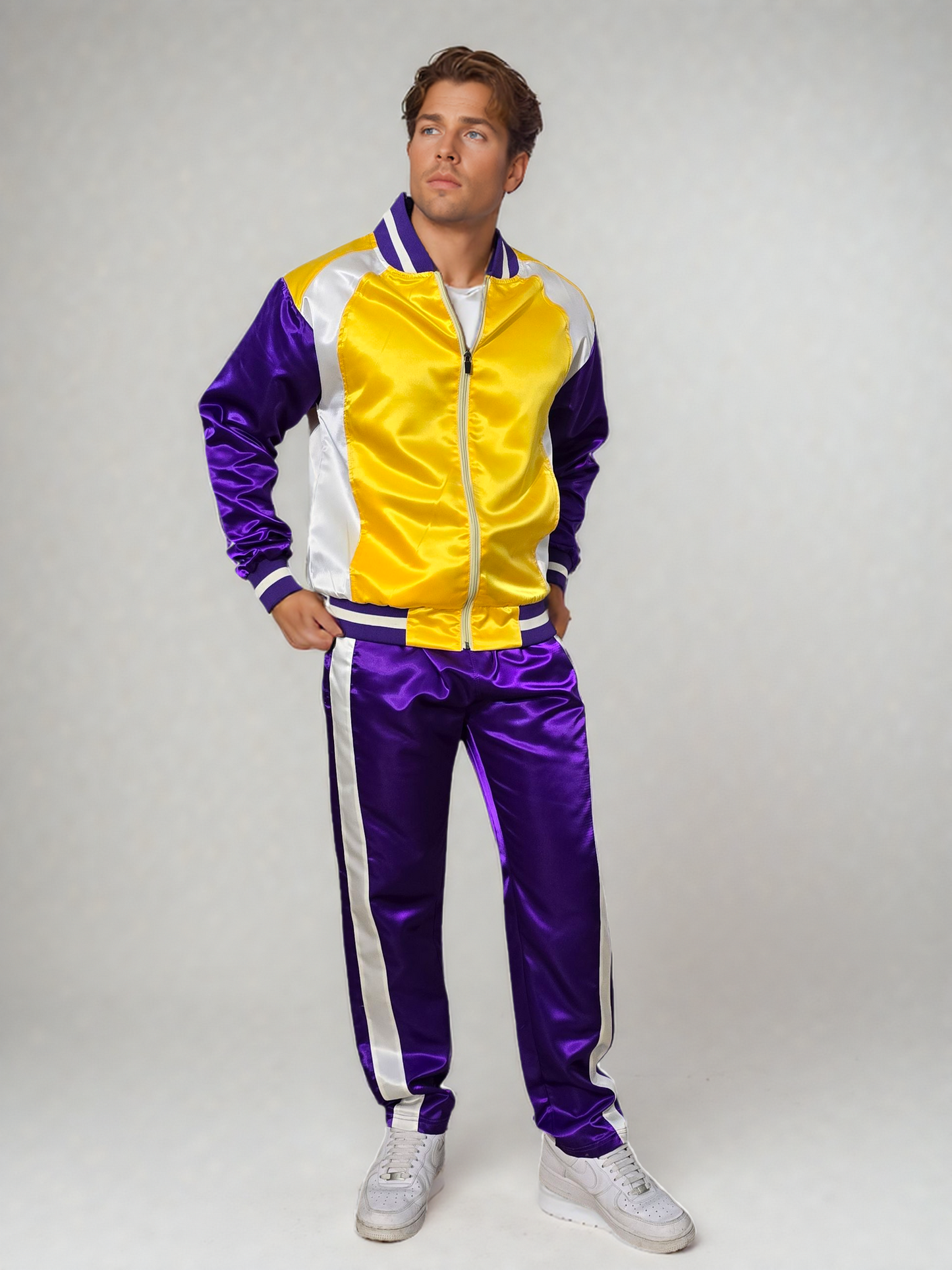 Schimmernde Eleganz: Activewear-Ensemble aus Satin-Nylon in Gold und Rot